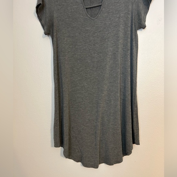 Adorable gray dress - Picture 2 of 6